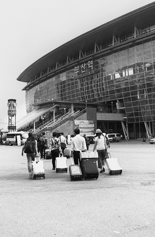 ⓒ 강용석, 부산역, Gelatin Silver Print, 50.8x40.6cm, 2015.jpg