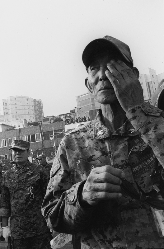 ⓒ 강용석, 부산 중구 남포동, Gelatin Silver Print, 50.8x40.6cm, 2015.jpg