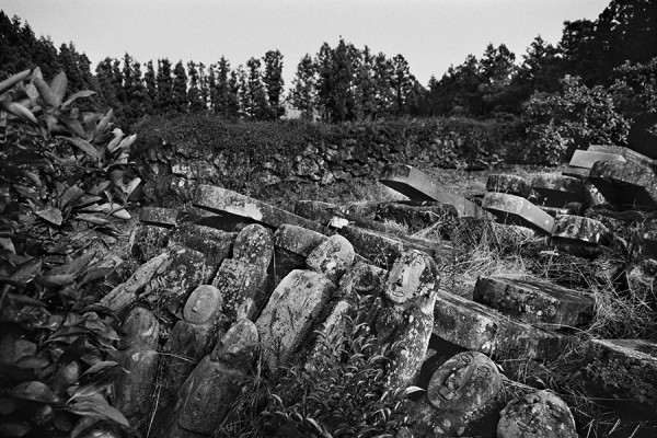 ⓒ김흥구, Teumeong, Dongjaseok, Archival Pigment print, 77x115cm, 2014.jpg