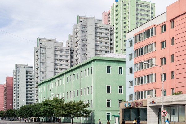 5. ⓒRoman Bezjak, Pyongyang, Changgwang-street, 2012, Inkjet Print, 100x123.5cm.jpg