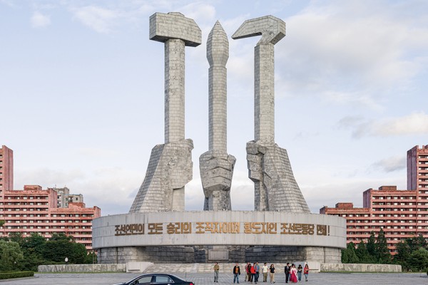 2.ⓒRoman Bezjak, Pyongyang, Monument to Party Founding, 2012, Inkjet Print, 100x123.5cm.jpg