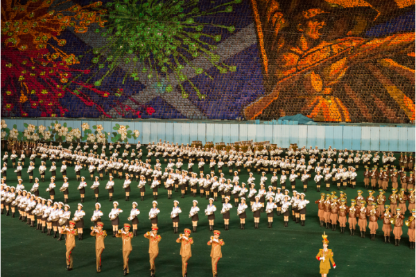 8-1.ⓒRoman Bezjak, Pyongyang, Arirang Massgame, Inkjet Print, 100x123.5cm, 2012.png