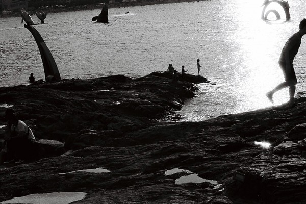 ⓒ이갑철, 침묵과 낭만, 송도해수욕장, Gelatin Silver Print, 40.6x50.8cm, 2014.JPG