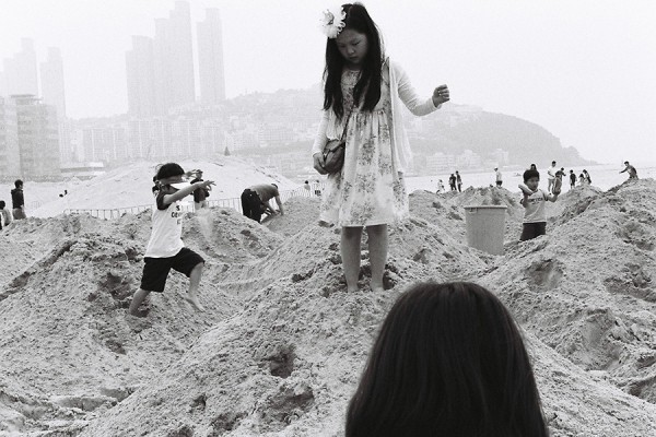 ⓒ이갑철, 침묵과 낭만, 해운대, Gelatin Silver Print, 40.6x50.8cm, 2014.JPG